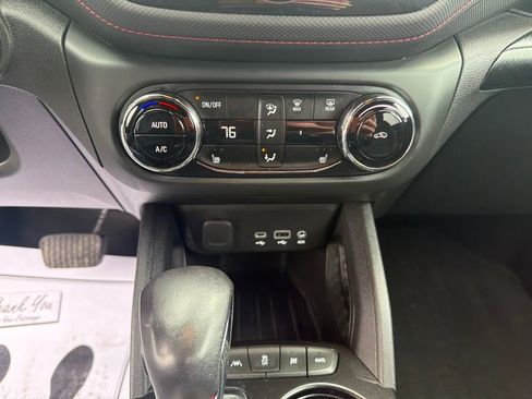 Used 2022 Chevrolet TrailBlazer RS w/ Sun and Liftgate Package AWD/4WD image 16