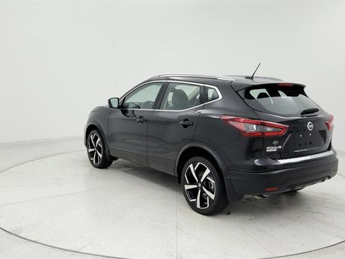 Used 2022 Nissan Rogue Sport SL w/ Premium Package FWD image 3