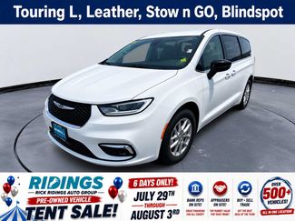 Used 2024 Chrysler Pacifica Touring-L FWD video 1