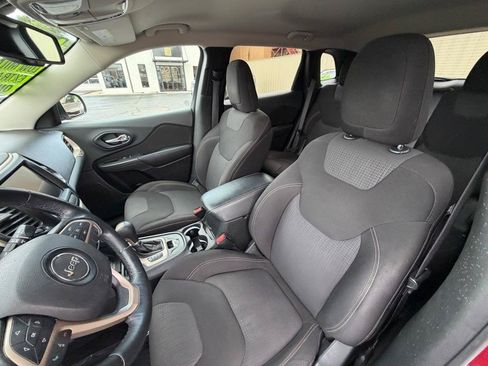Used 2015 Jeep Cherokee Latitude w/ Comfort/Convenience Group FWD image 27