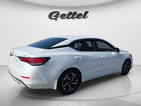 Used 2024 Nissan Sentra SV image 3