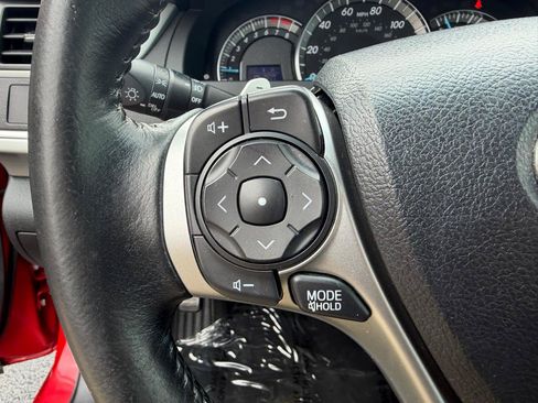 Used 2014 Toyota Camry SE FWD image 25