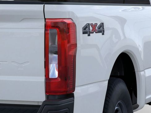 New 2026 Ford F350 XLT AWD/4WD image 21