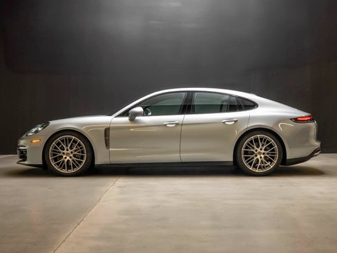 Certified 2023 Porsche Panamera 4 Platinum Edition AWD/4WD image 2