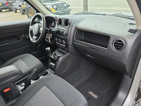 Used 2012 Jeep Patriot Sport image 27