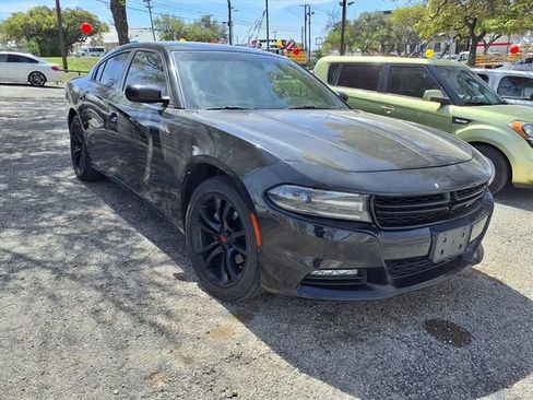 Used 2017 Dodge Charger SXT w/ Rallye Group RWD image 1