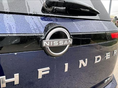 Certified 2022 Nissan Pathfinder SV image 30