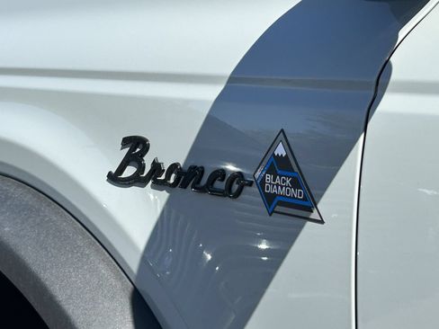 Used 2021 Ford Bronco Black Diamond AWD/4WD image 7