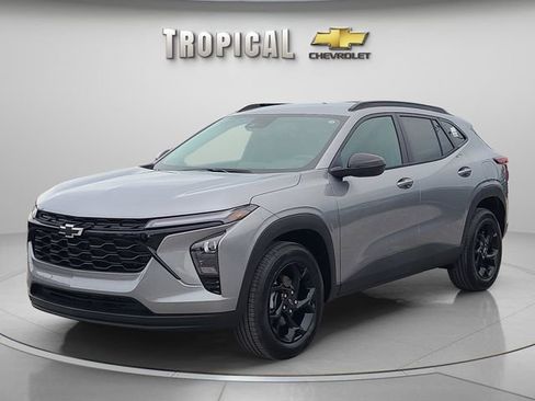 New 2026 Chevrolet Trax LT w/ Midnight Edition FWD image 1