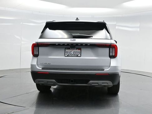 Used 2025 Ford Explorer Active w/ Active Comfort Package RWD image 46
