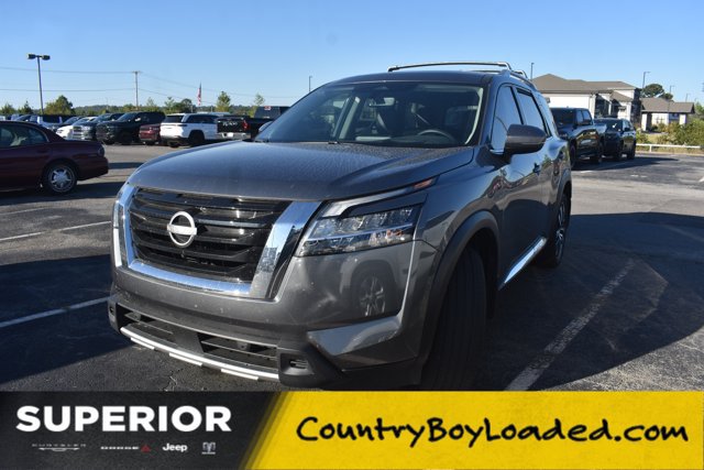 Used 2024 Nissan Pathfinder Platinum FWD image 1