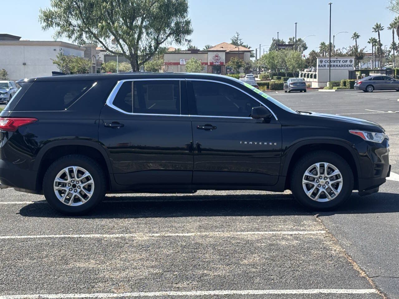 Used 2020 Chevrolet Traverse LS w/ LPO, Blackout Package FWD image 5