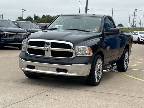 Used 2017 RAM 1500 Tradesman w/ Chrome Appearance Group RWD image 10