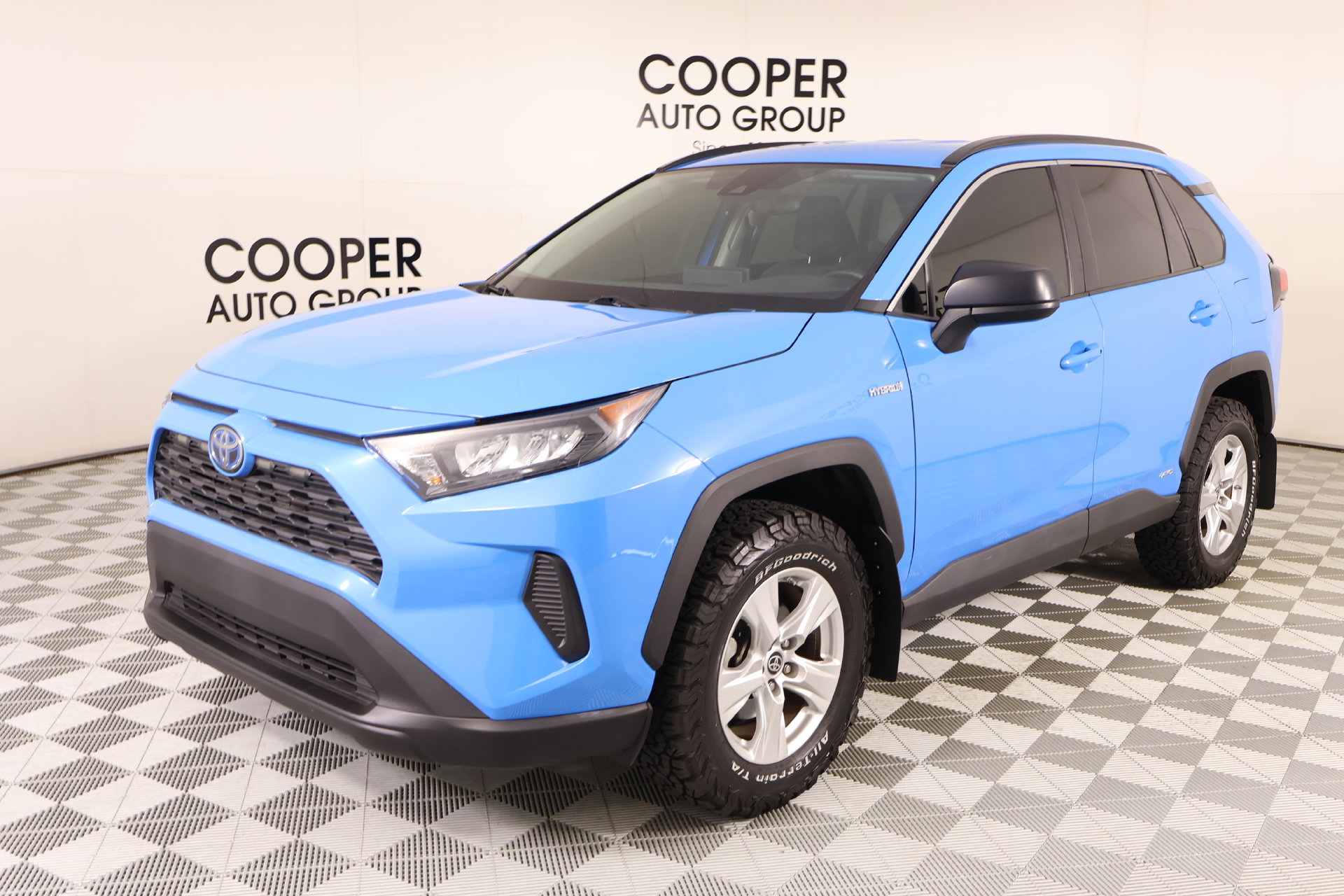 Used 2021 Toyota RAV4 LE AWD/4WD image 9