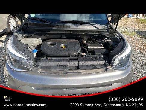 Used 2018 Kia Soul + FWD image 33