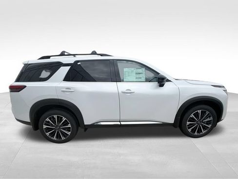 New 2026 Nissan Pathfinder Platinum AWD/4WD image 9