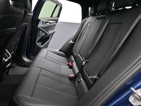 Used 2025 BMW X4 xDrive30i w/ Premium Package image 15