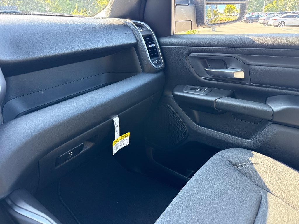 Used 2026 RAM 1500 Express AWD/4WD image 17