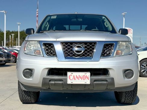 Used 2016 Nissan Frontier SV image 3