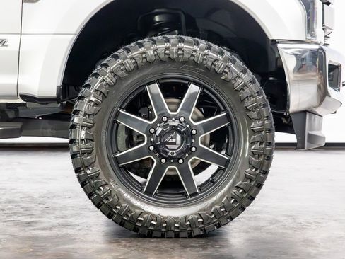 Used 2019 Ford F350 Lariat w/ Lariat Value Package AWD/4WD image 22
