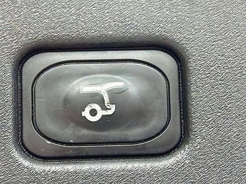 Used 2024 Lincoln Nautilus Reserve image 13