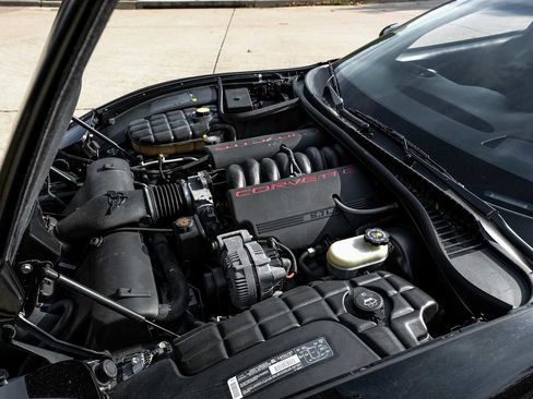 Used 2002 Chevrolet Corvette Convertible w/ Preferred Equipment Group2 image 41