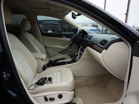 Used 2012 Volkswagen Passat TDI SEL Premium image 23