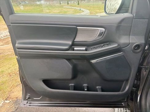 Used 2025 Ford Expedition Max Platinum w/ Driver's Package image 32