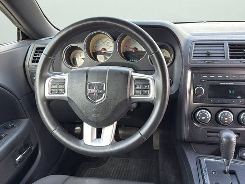 Used 2014 Dodge Challenger SXT RWD image 13