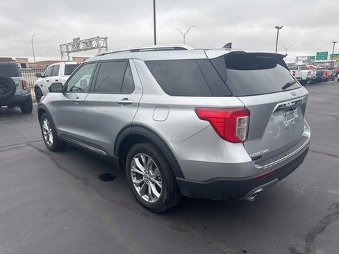 Used 2024 Ford Explorer Limited image 7