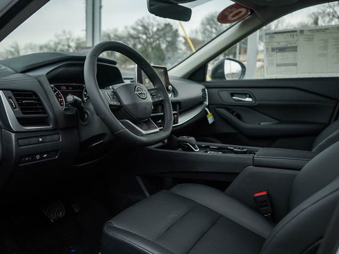 New 2026 Nissan Rogue Dark Armor AWD/4WD image 18