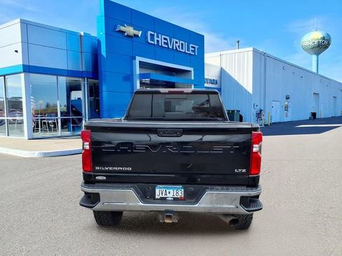 Used 2022 Chevrolet Silverado 2500 LTZ image 4