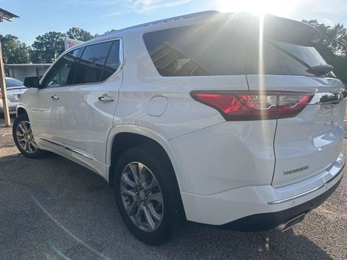 Used 2019 Chevrolet Traverse Premier w/ Driver Confidence II Package FWD image 7