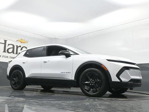 New 2026 Chevrolet Equinox EV LT image 2