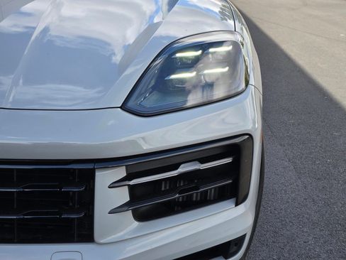 Certified 2024 Porsche Cayenne S AWD/4WD image 12