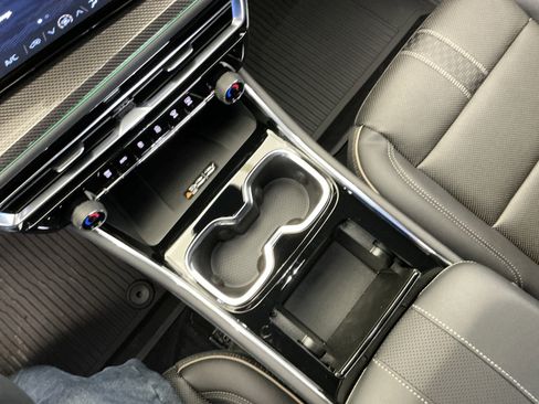 New 2026 Chevrolet Traverse High Country w/ LPO, Floor Liner Package AWD/4WD image 23