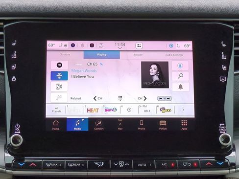 Used 2023 Jeep Wagoneer Series III w/ Preferred Equipment Group image 17