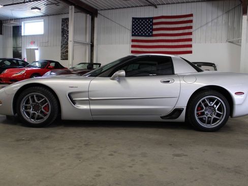 Used 2001 Chevrolet Corvette Z06 w/ Memory Pkg RWD image 3