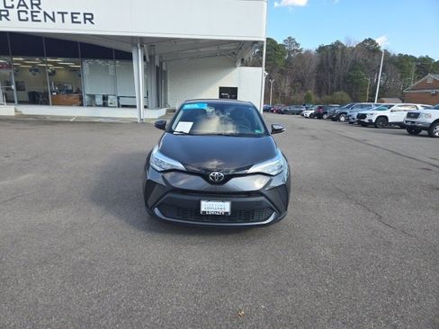 Used 2021 Toyota C-HR LE image 8