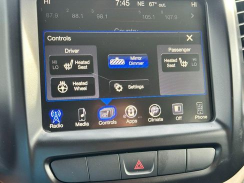 Used 2014 Jeep Cherokee Latitude w/ Comfort/Convenience Group FWD image 22