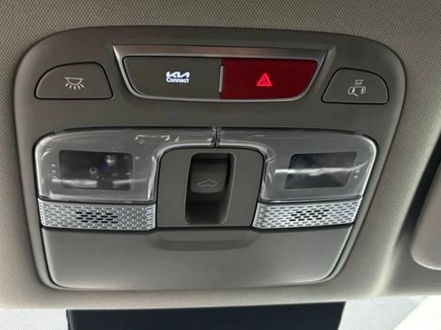 Used 2025 Kia Telluride S AWD/4WD image 42