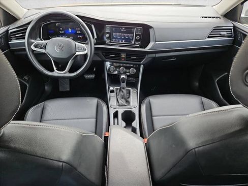 Used 2024 Volkswagen Jetta SE image 16