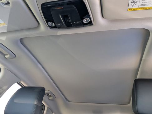 Certified 2026 Kia Sportage EX w/ EX Panorama Roof Package image 12