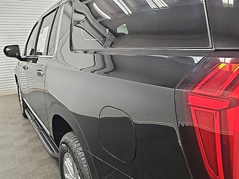 Used 2022 GMC Yukon XL SLT image 6