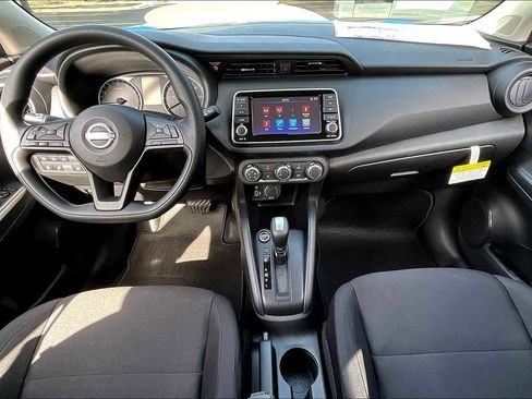 Used 2025 Nissan Kicks Play S image 5
