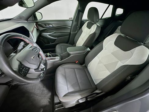 Used 2024 Chevrolet Trax RS w/ Driver Confidence Package FWD image 13