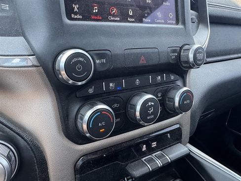 Used 2019 RAM 1500 Laramie AWD/4WD image 14