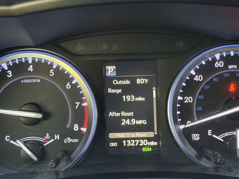 Used 2018 Toyota Highlander XLE FWD image 28
