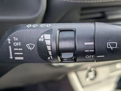 Used 2024 Nissan Rogue S image 26