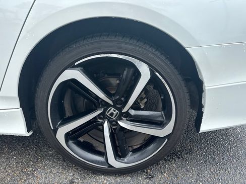 Used 2019 Honda Accord Sport image 10